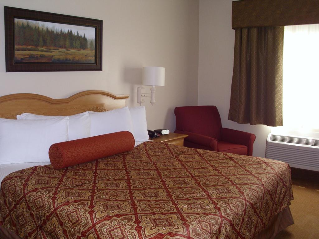Savanna Inn & Suites Oda fotoğraf