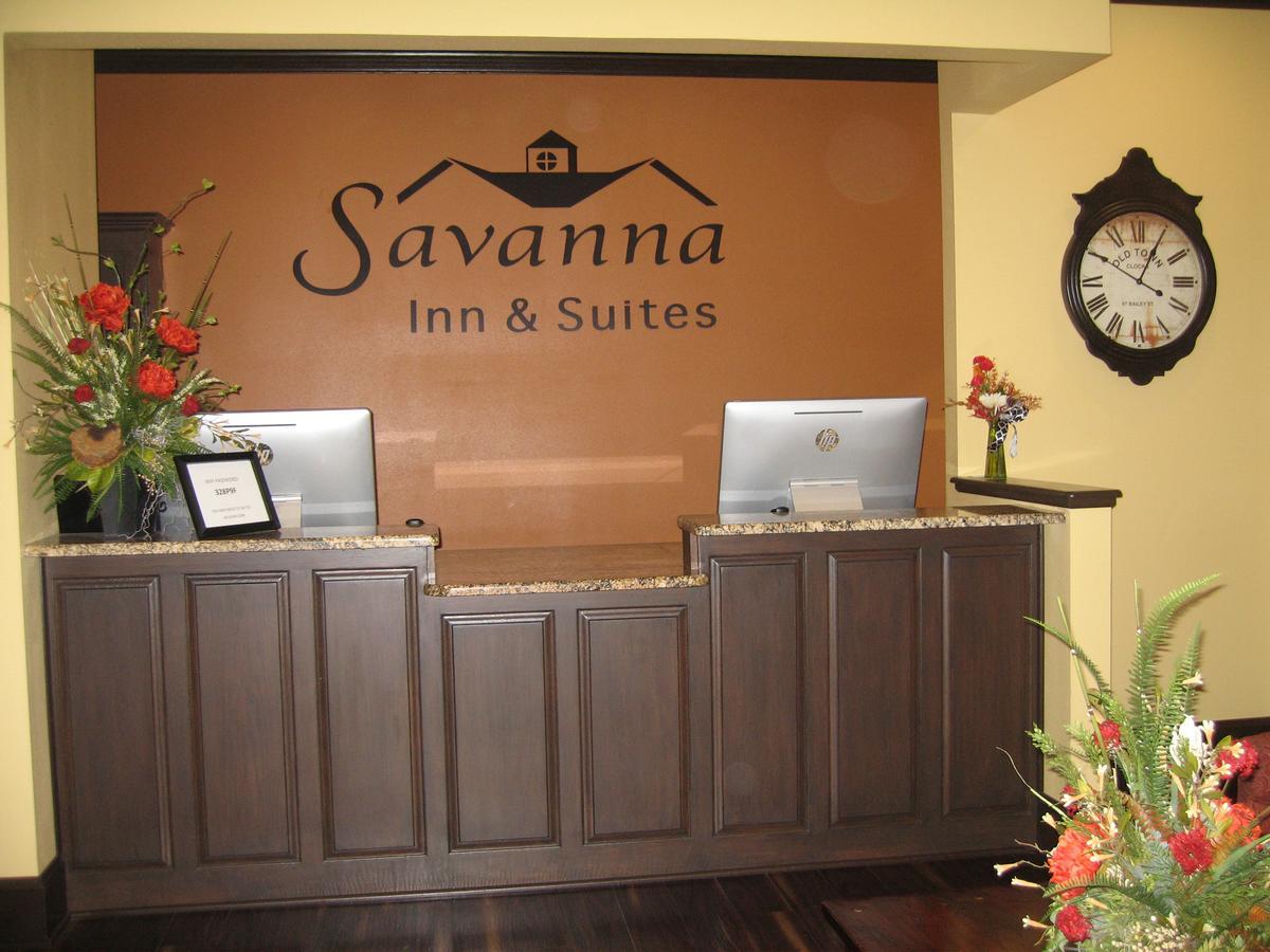 Savanna Inn & Suites Dış mekan fotoğraf