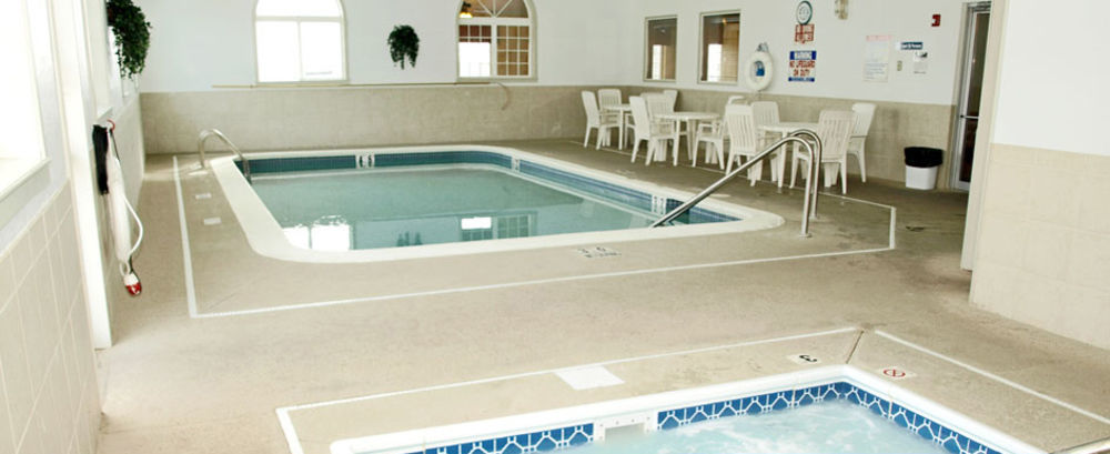 Savanna Inn & Suites Dış mekan fotoğraf
